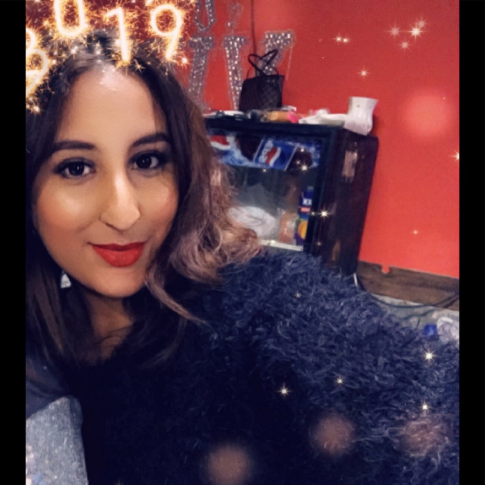 Meet your Posher, Loly